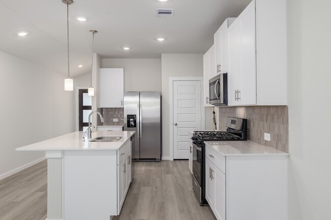 Building Photo - 16703 Sterling Clf St