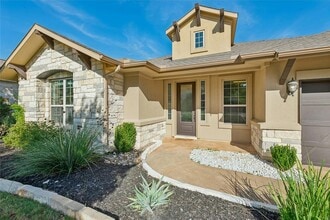 Building Photo - 404 Highland Village Dr