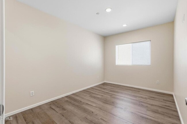 Building Photo - 6721 1/2 Vineland Avenue Unit