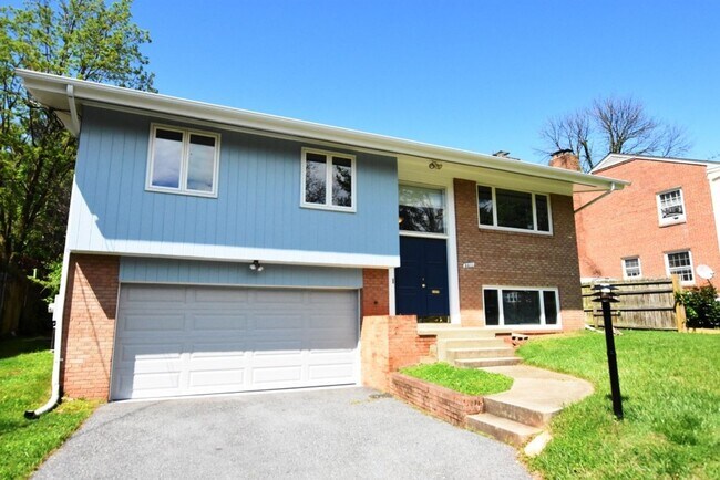 Building Photo - Awesome 4BR, 3BA Close In Bethesda Home With 2 Car Garage!!!