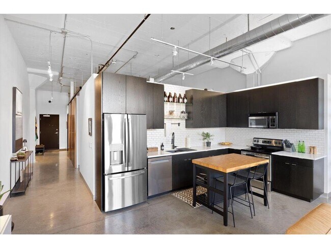 Building Photo - 730 Stinson Blvd NE