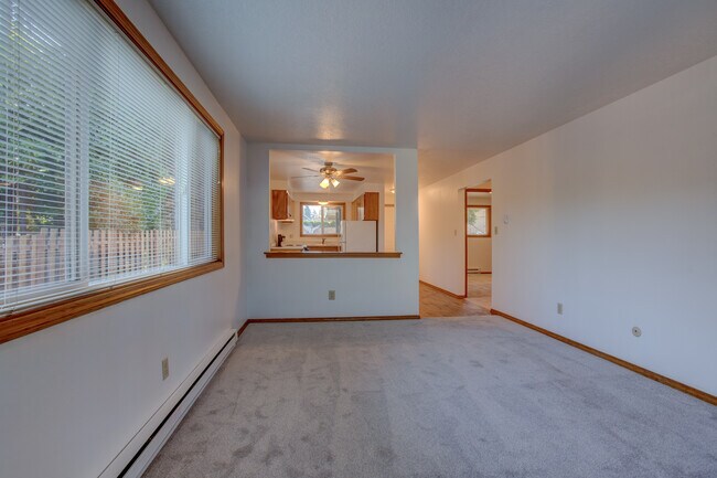 Building Photo - Columbia Vista Apartments