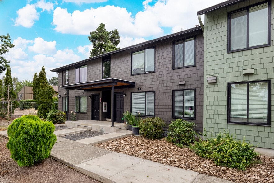 Primary Photo - Pacific Crest