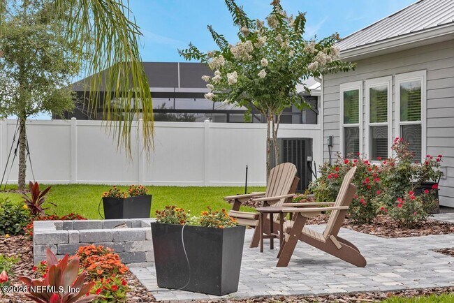 Building Photo - 221 Marquesa Cir