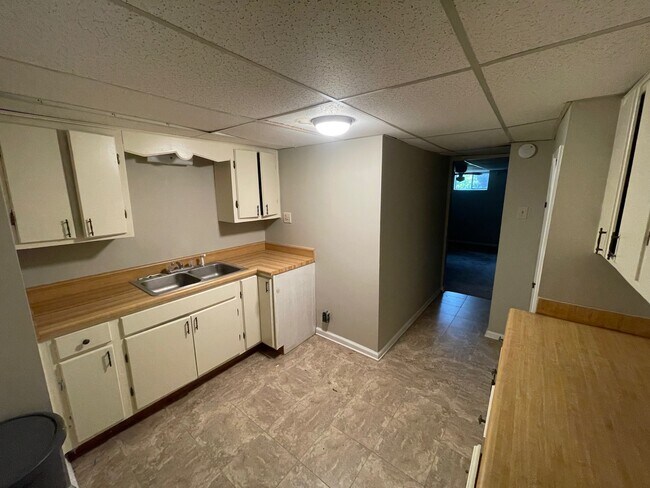 Building Photo - 536 Edgecrest Cir
