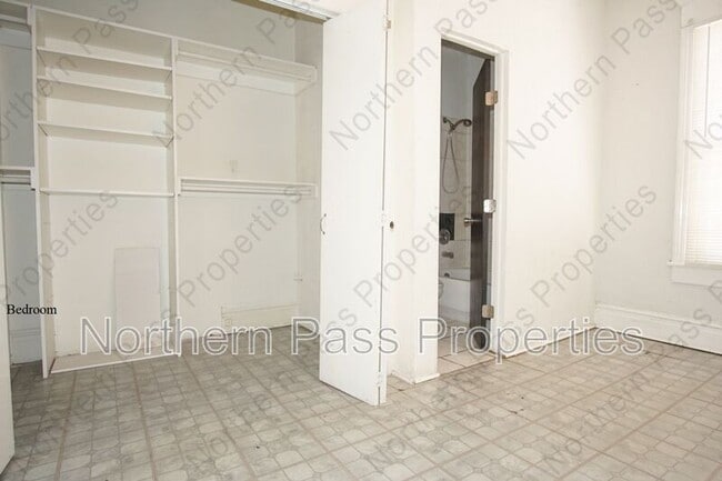 Building Photo - 219 W Rio Grande Ave