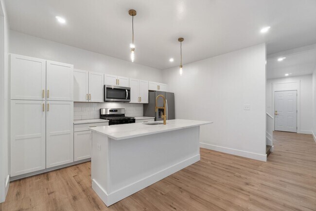 Building Photo - Modern Renovation - Sharpsburg