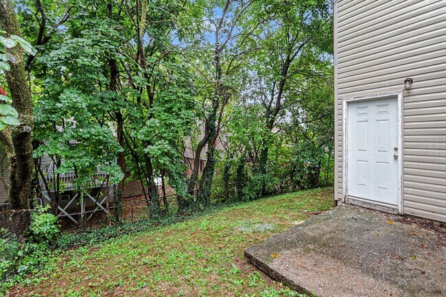 Building Photo - 518 St Marys Dr