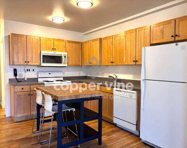 Building Photo - 1050 Cherokee St