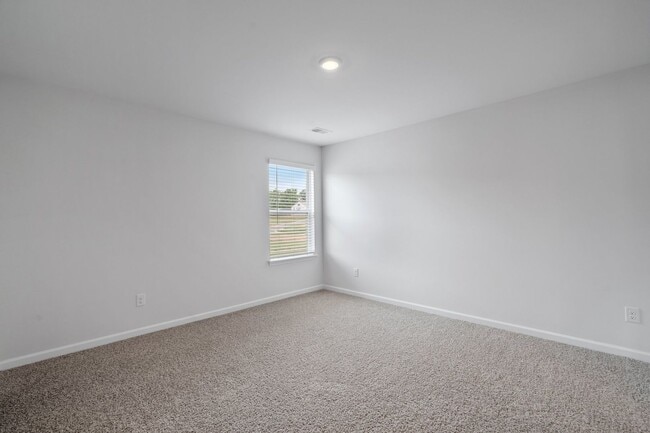 Building Photo - 340 Fenwick Dr