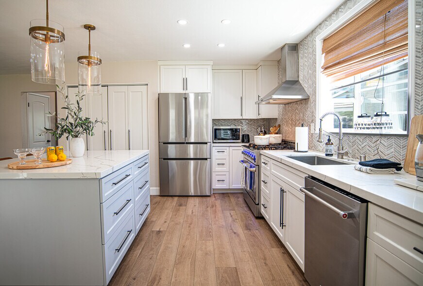 Building Photo - 5239 Hubbert St