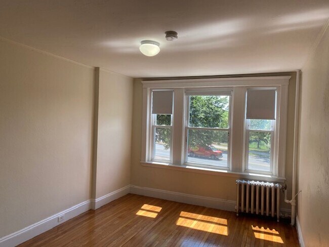 Building Photo - 16-1167 Boylston St