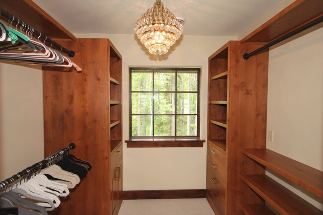 Building Photo - 1141 Meadowlark Ln