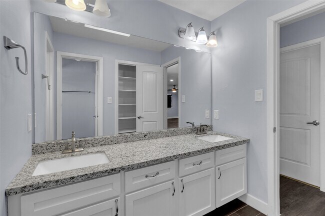 Building Photo - 19002 Walden Forest Dr