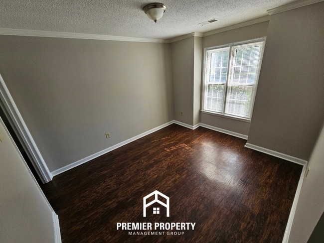 Building Photo - Modern 3BR/2BA with Soaring Vaulted Ceilings | Fireplace, Garage & Deck