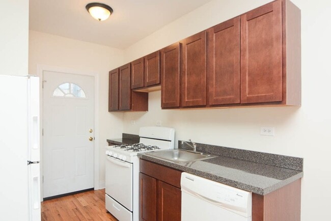 Building Photo - 631 W Cornelia