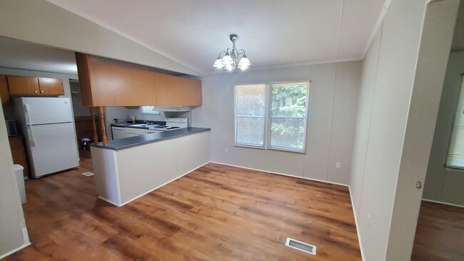 Building Photo - 4221 Holcomb Cir