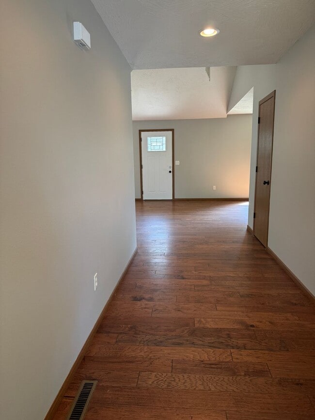 Building Photo - Beautiful Home Strafford, Missouri