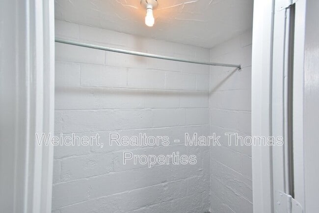 Building Photo - 1150 Shelton Rd