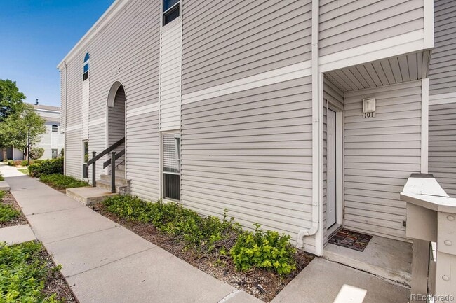 Building Photo - Spacious 1 Bedroom 1 Bath with OFFICE