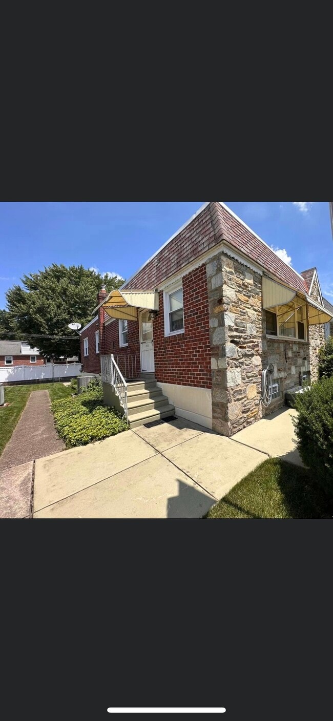 Primary Photo - 629 Emerson St