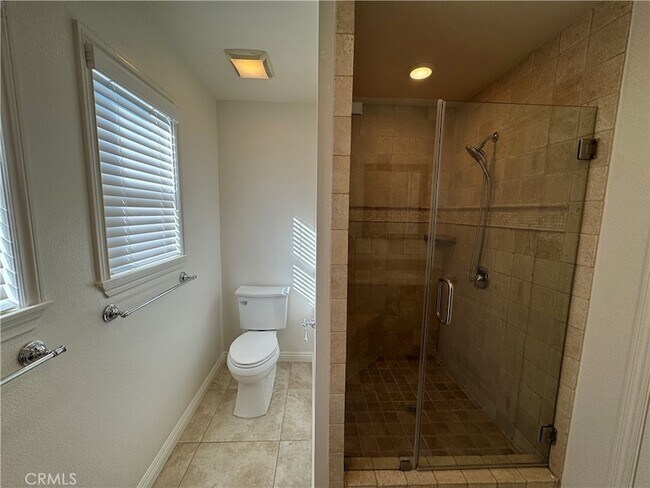 Building Photo - 1336 Calle Tulipan