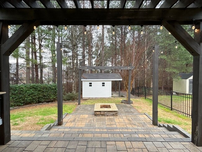 Building Photo - T.R. Lawing Realty Property