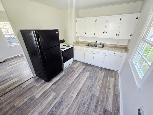 Building Photo - 1000 Camden St