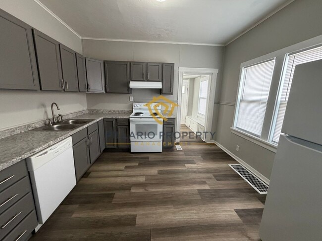 Building Photo - Near Anderson University 2 Bedroom on Corner Lot with Garage, Available NOW!