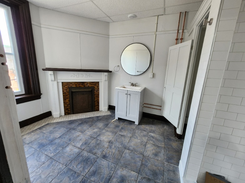 Building Photo - 18 Langdon St
