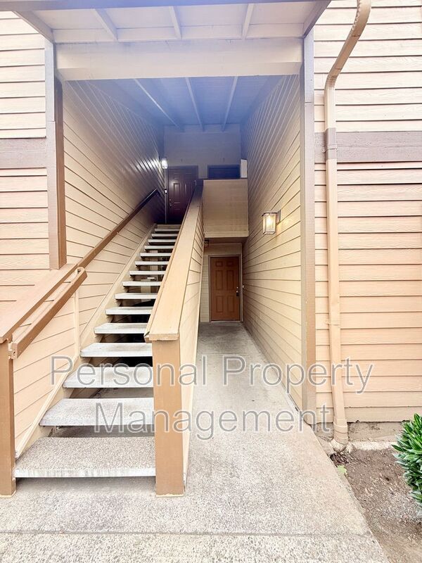 Building Photo - 3412 NE 66th Ave