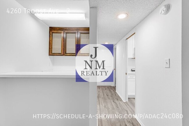 Building Photo - Beautiful 1 Bedroom + 1 Bath + Private Patio