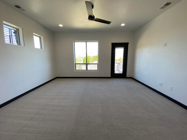 Building Photo - Close to Micron, 3 Bedroom 3 bath w/ a Mil...