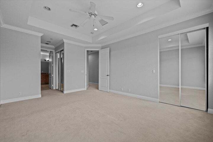 Building Photo - 4902 Vine Cliff Way E