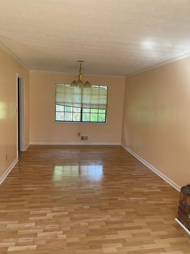 Building Photo - 152 Rountree Rd