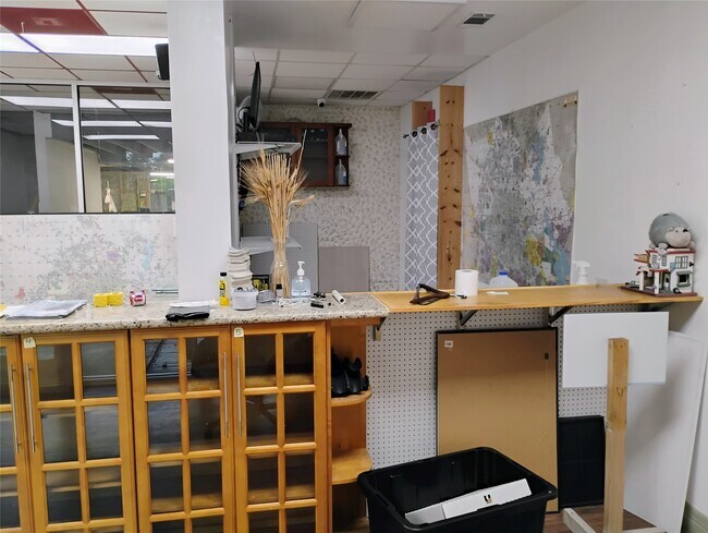 Building Photo - 9788 Clarewood Dr