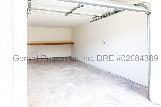 Building Photo - 2213 Florida St