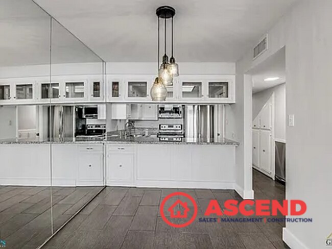 Building Photo - 4200 Boise St