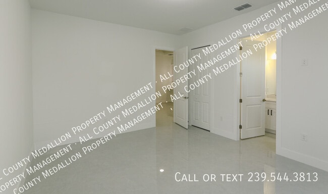 Building Photo - 141 Harold Ave S