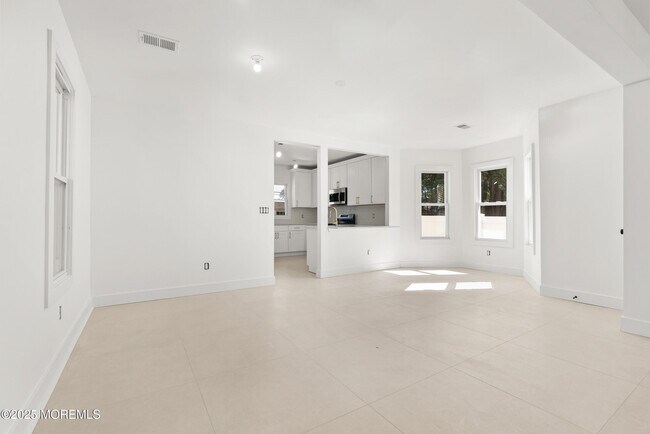 Building Photo - 448 Monmouth Rd