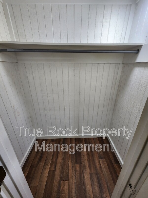 Building Photo - 104 Osage St