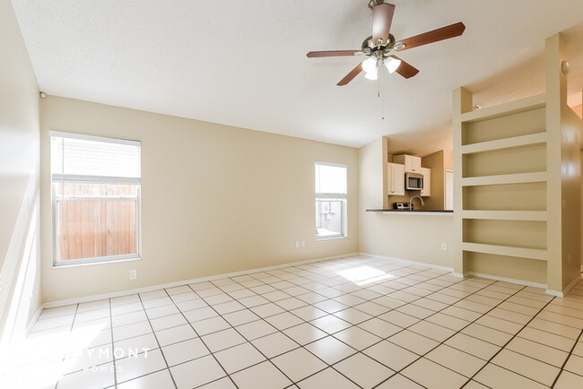 Building Photo - 1121 Shoshanna Dr