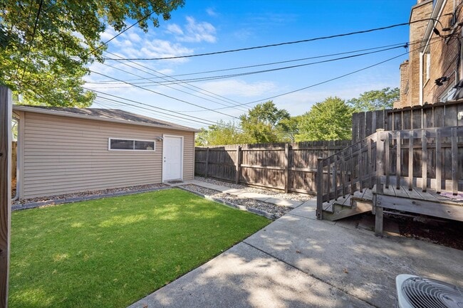 Building Photo - 1380 Wentworth Ave