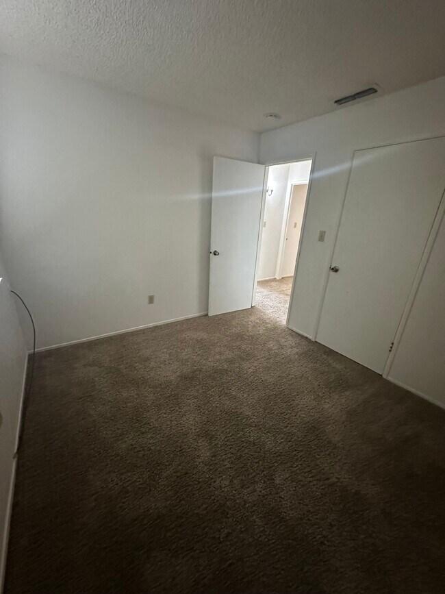 Building Photo - 2521 Casita Dr