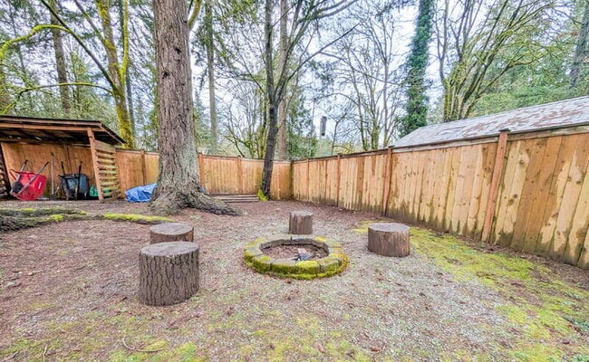 Building Photo - 115 E Jonathan Rd