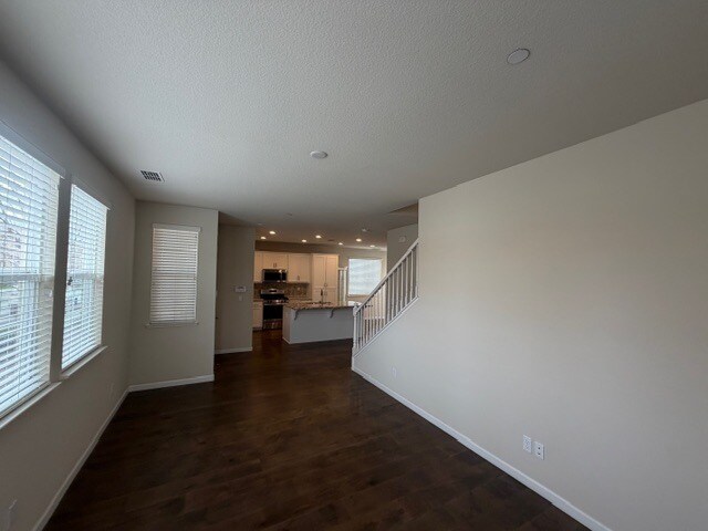 Building Photo - 3936 Purple Finch Ln