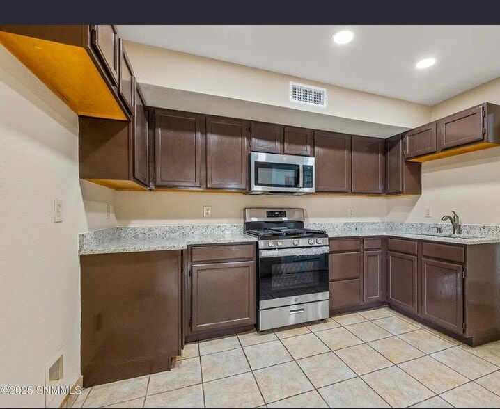 Building Photo - 2081 Nehemiah Ct