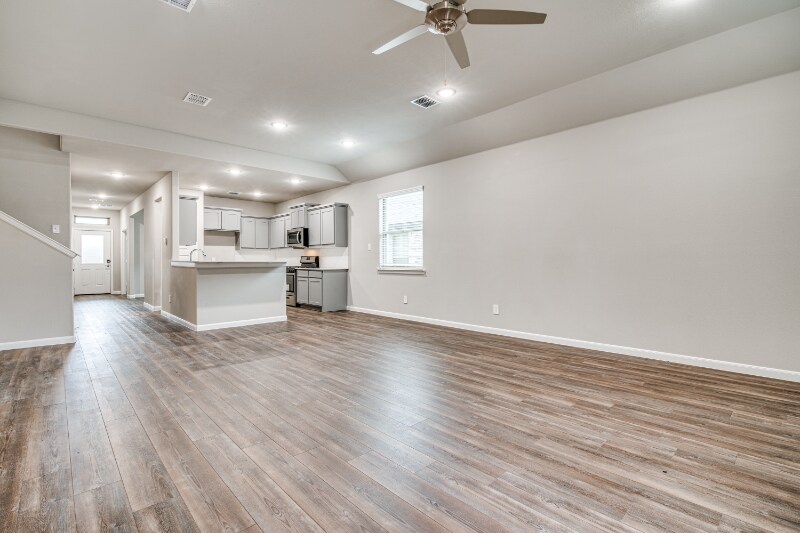 Building Photo - 5239 Amistad Dr