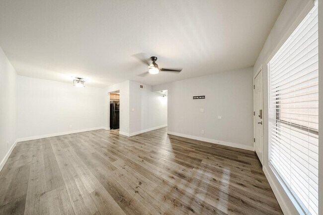 Building Photo - 1340 N Recker Rd