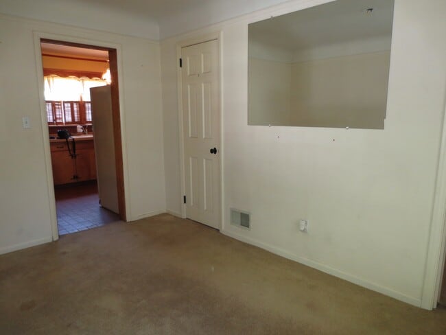 Building Photo - 522 E Atherton Rd